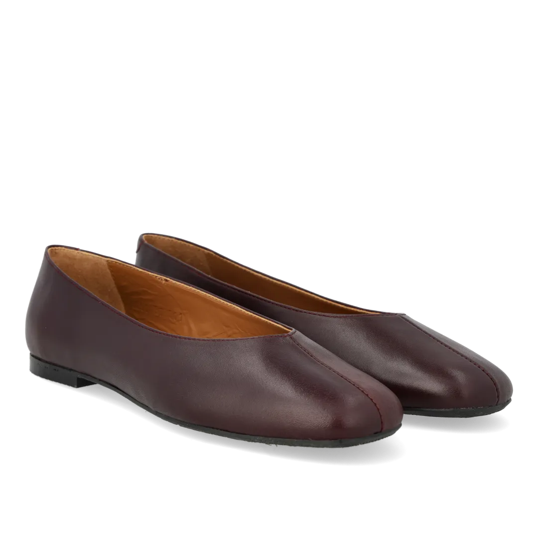 Angulus Ballerine couture centrée cuir bout carré