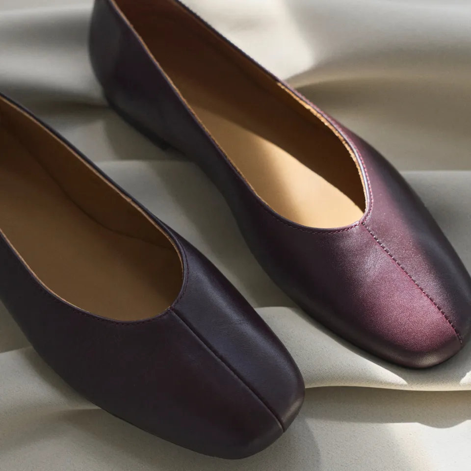 Angulus Ballerine couture centrée cuir bout carré