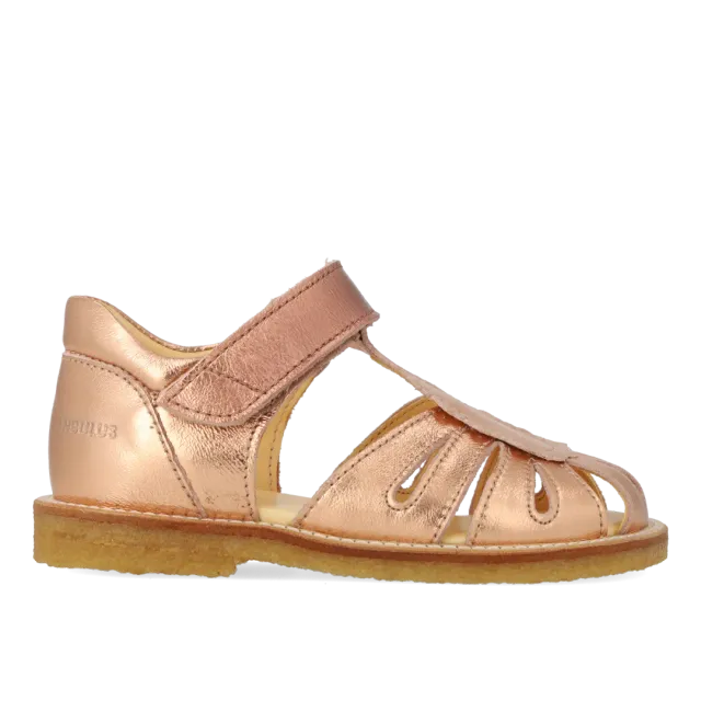Angulus Sandal with teardrop detail sandales cuir enfant