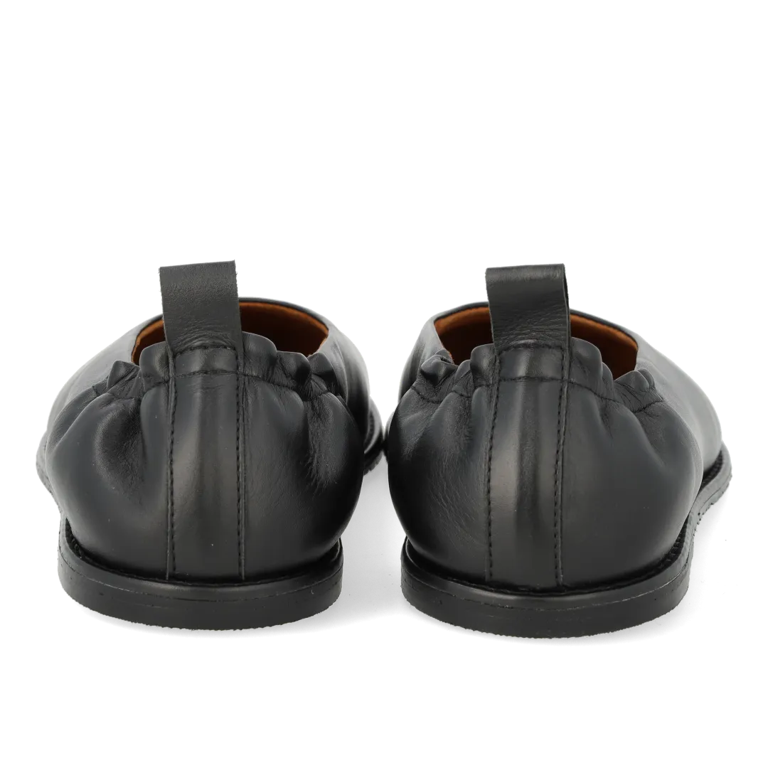 Angulus Ballerine coupe large en cuir naturel